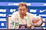 斯卢茨基：路易斯合练次数不多，但明天登场应该没有问题